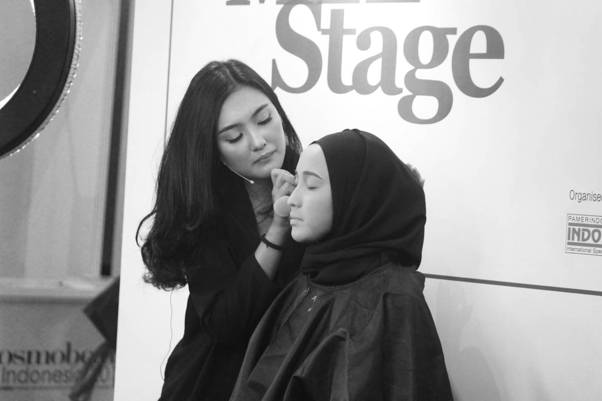 Side-by-side comparison showing prosthetic makeup under stage lights vs. daylight—highlighting color shift, shine, and edge lifting