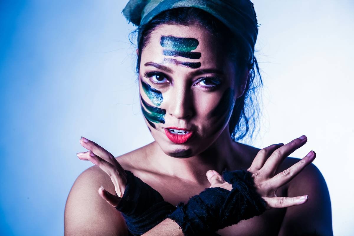 Advanced Makeup for Theater: Mastering Prosthetic Transformation Onstage