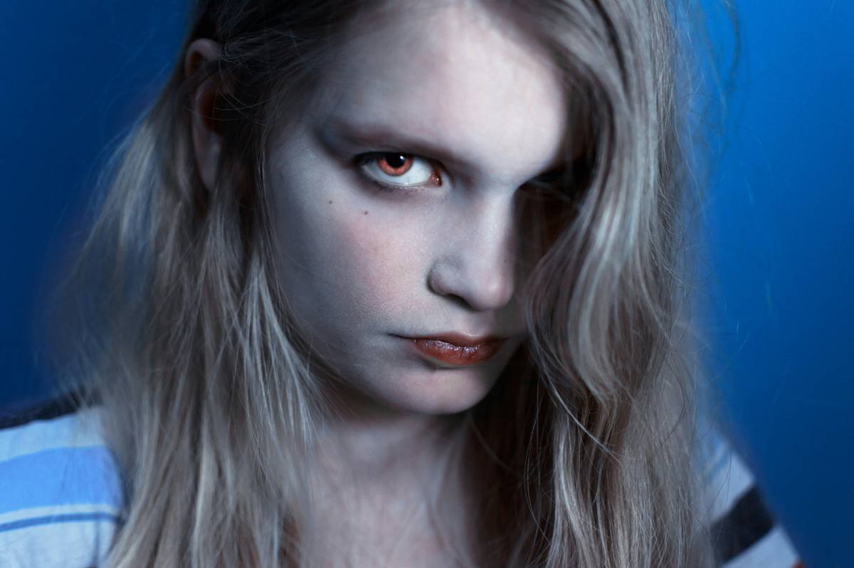 How to Master Vampire Makeup Effects: A Prosthetic Artist’s Guide to Fangs, Scarring & Undead Realism