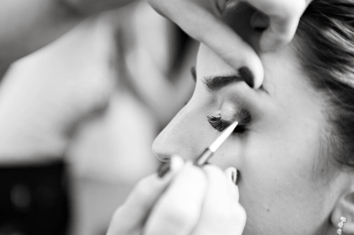 Theatrical Makeup Brands That Actually Survive Sweat, Tears, and 3 AM Curtain Calls