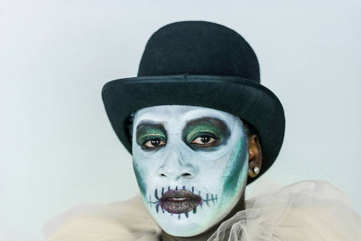 Theatrical Makeup Designs: Mastering Prosthetic Artistry for Stage & Screen