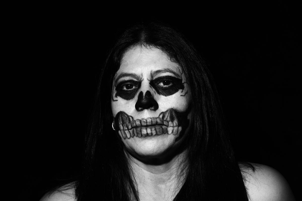The Ultimate Guide to Theatrical Makeup for Halloween: From Prosthetics to Stage-Ready Scare