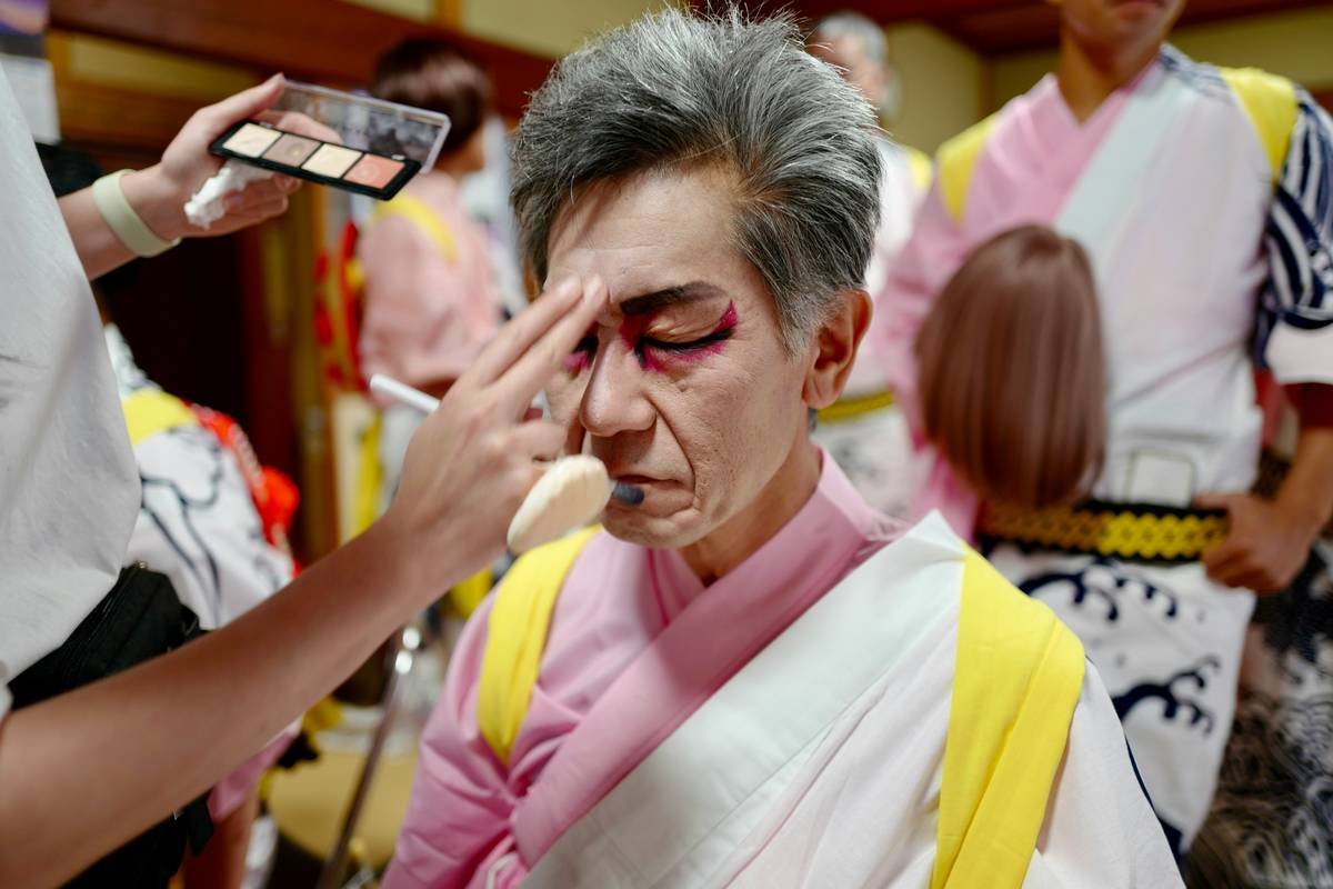 Advanced Makeup for Aging: Mastering Prosthetic Techniques That Defy Time (Without Looking Like a Wax Figure)